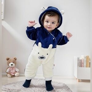 WYTbaby - NWOT-Bear hooded bunting bag/snowsuit. Size 0-3 mo